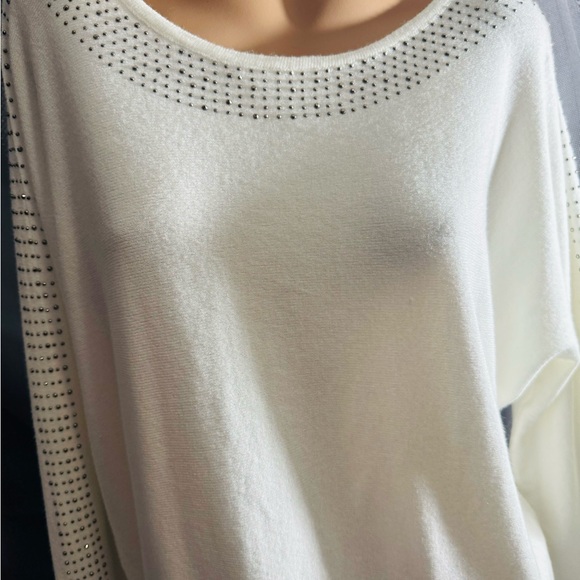 Ivory sweater - Picture 3 of 3